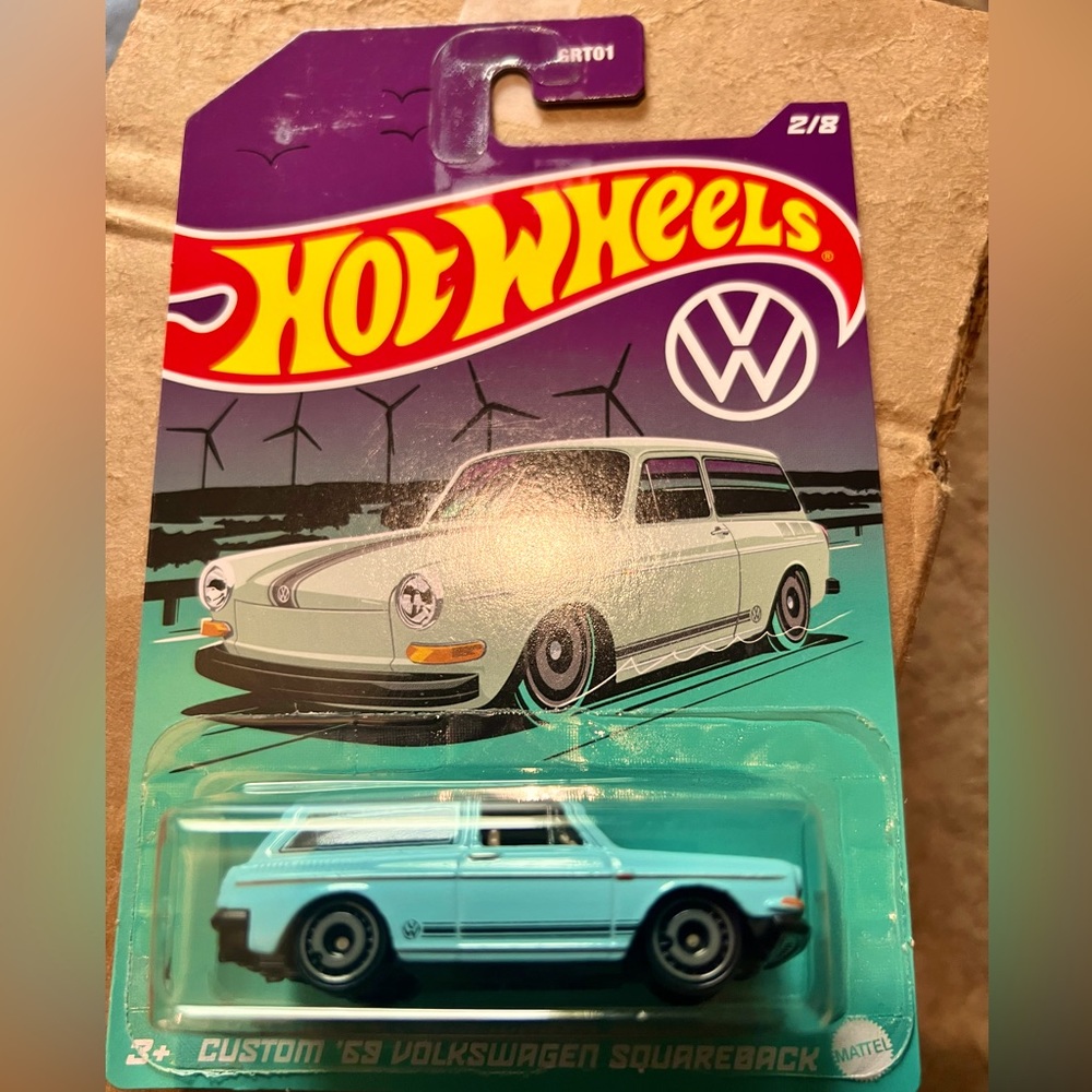Hot Wheels 2/8 VW Squareback